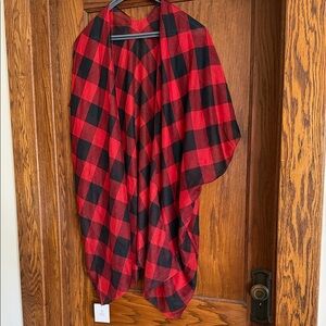 Riah Fashion Red and Black Plaid Shawl